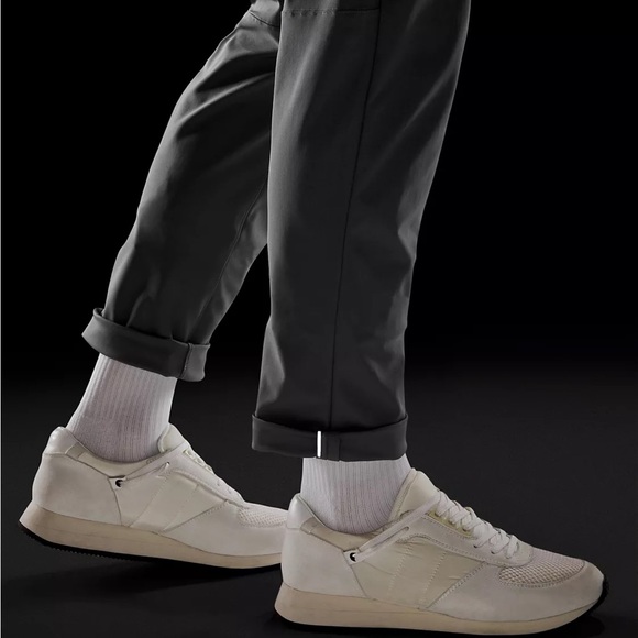 Lululemon pants - Picture 3 of 16